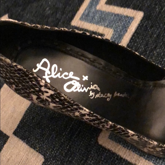 Alice + Olivia Dina Heel Snakeskin black white - Picture 6 of 13